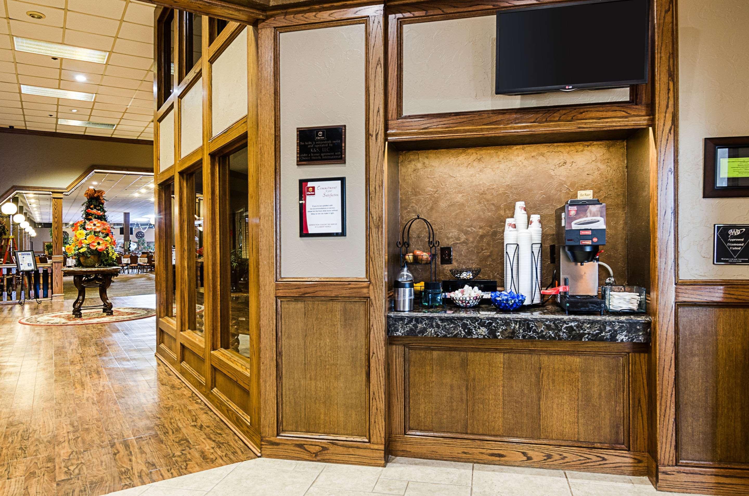 Clarion Inn Garden City Exterior photo